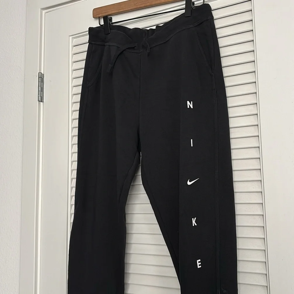 Nike‎ women’s sweatpants Sz M